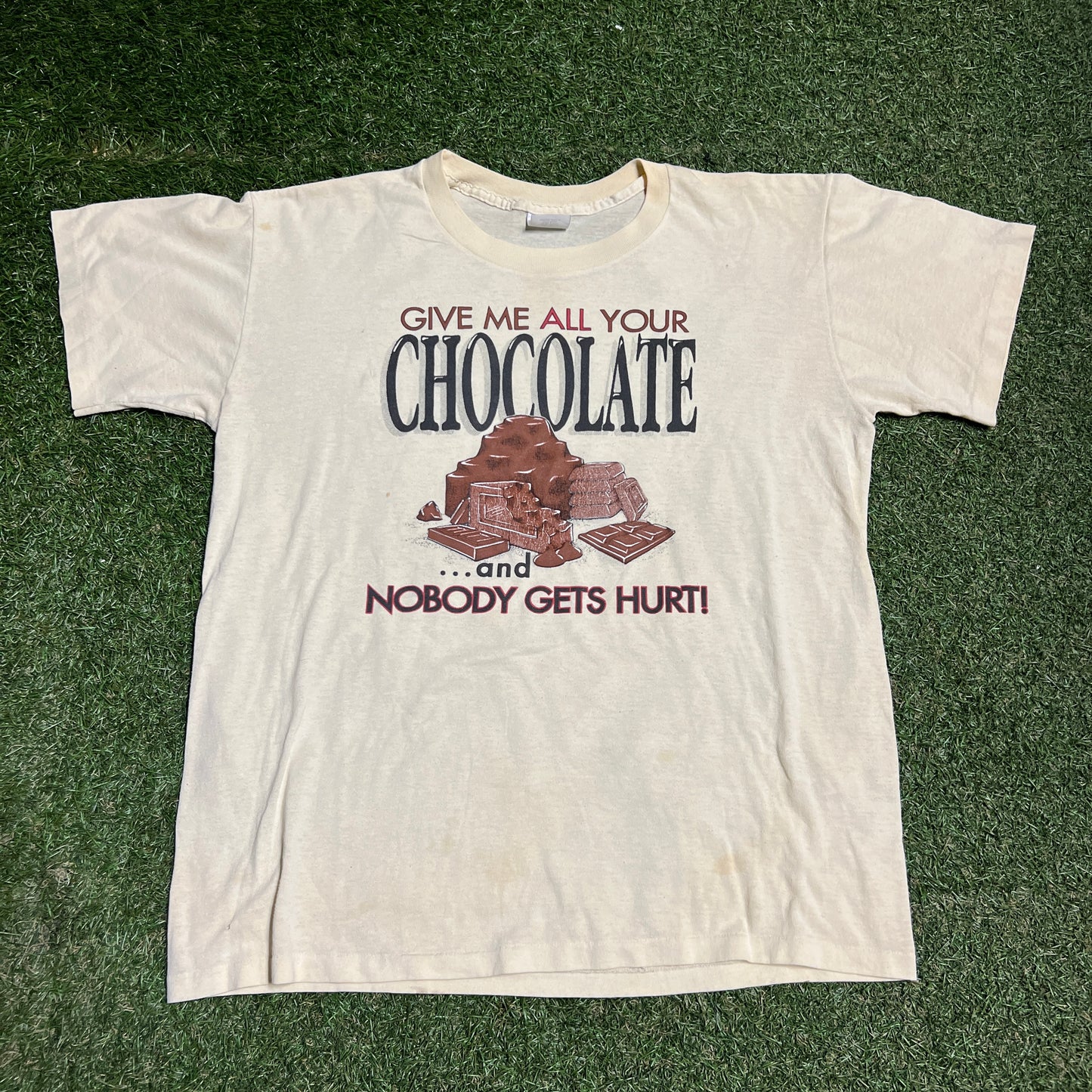 1980s "Give me all your Chocolate" Cream Tee Size Large USED v16094