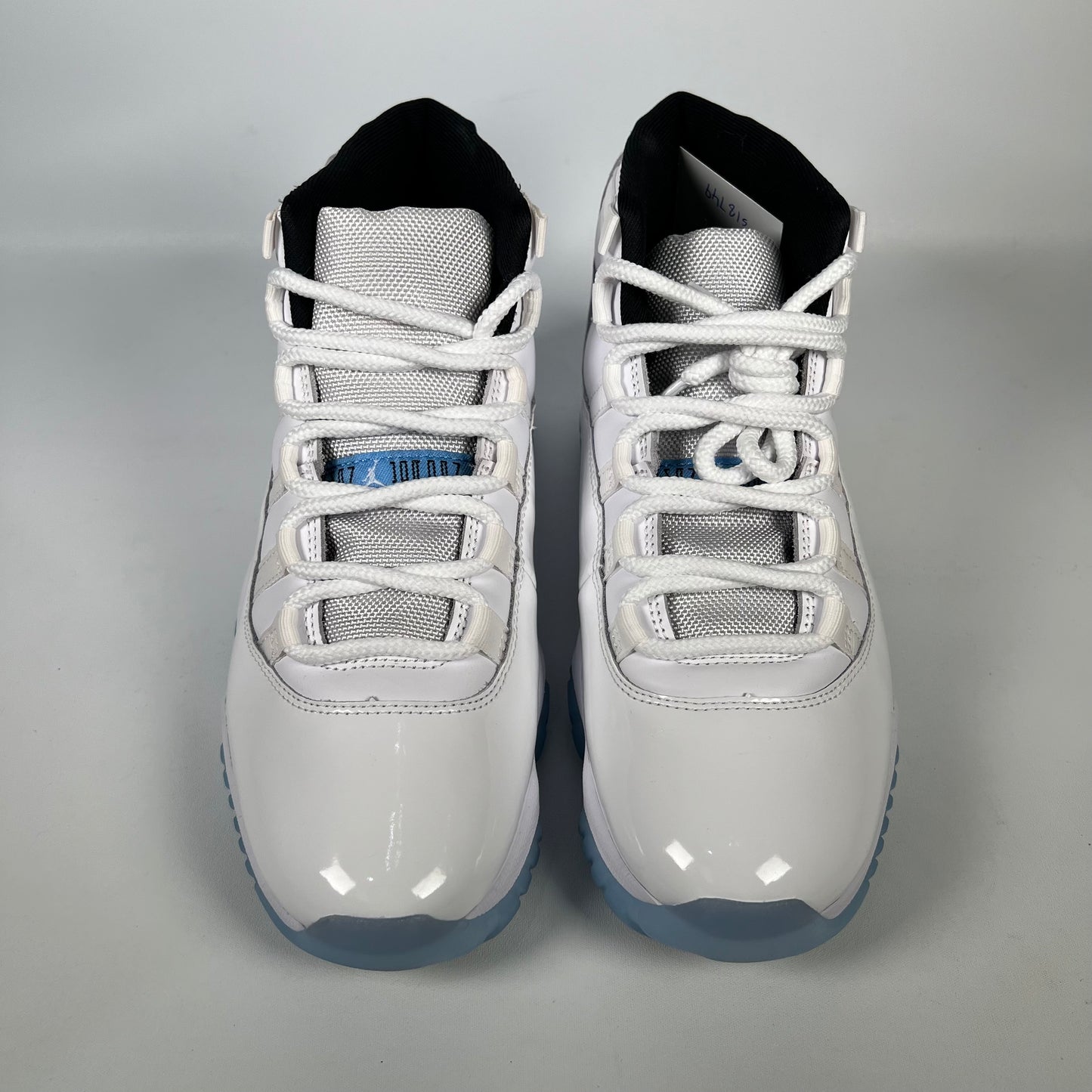Jordan 11 Legend Blue (2024) Size 7 USED s18749
