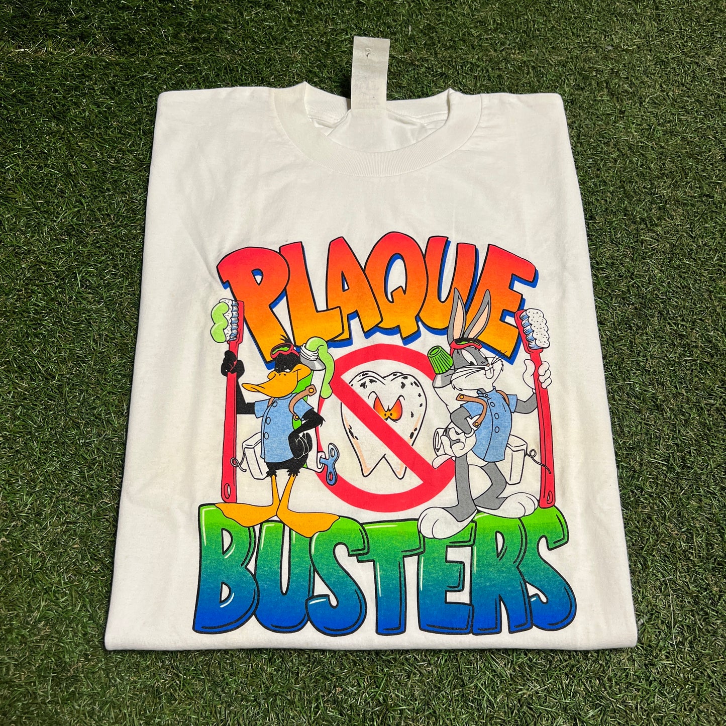 1998s Looney Tunes Plaque Busters White Tee Size Large USED v16386