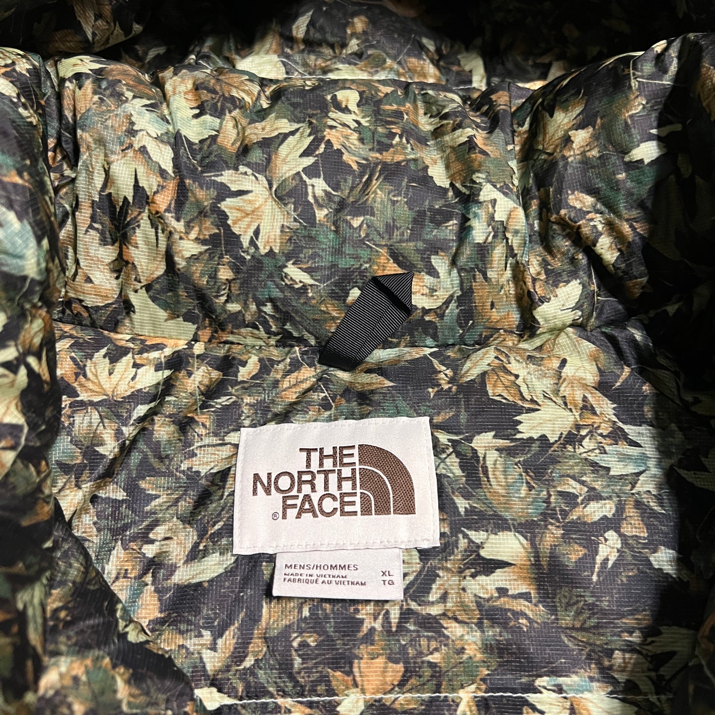 North Face 600 Series Heavy Leaves Camo Puffy Jacket Size XL USED v16547