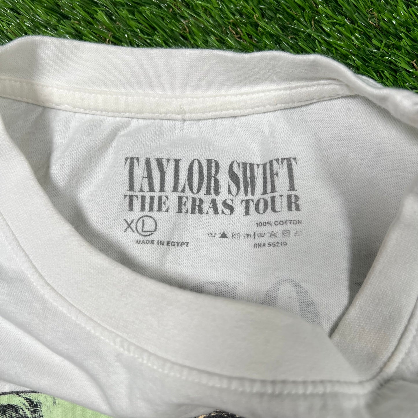 Taylor Swift The Eras Tour White Tee Size XL USED v17092