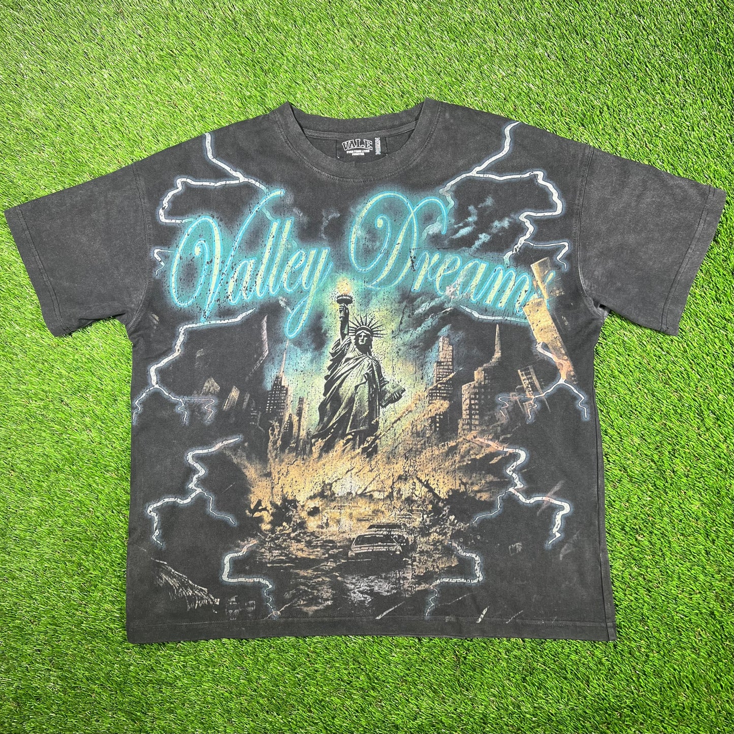Vale Statue of Liberty City Skyline Black Tee Size Medium USED x14902