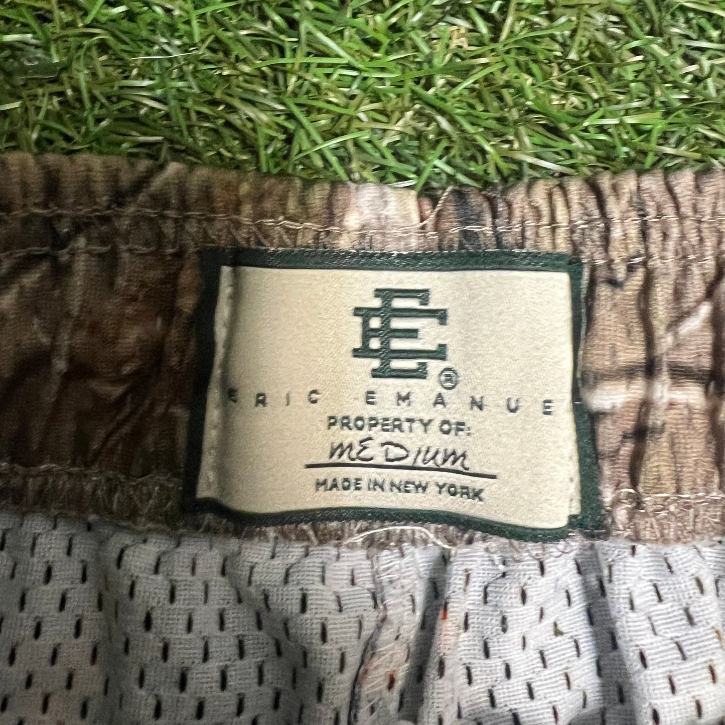 Eric Emanuel Orange Logo Green Camo Shorts Size Medium USED x14037