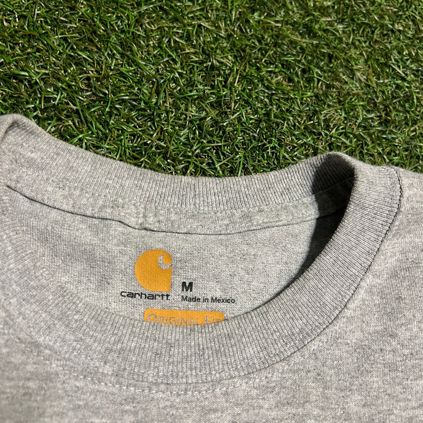 Carhartt "Outwork. Outplay. Outhunt" Grey Tee Size Medium USED x14144