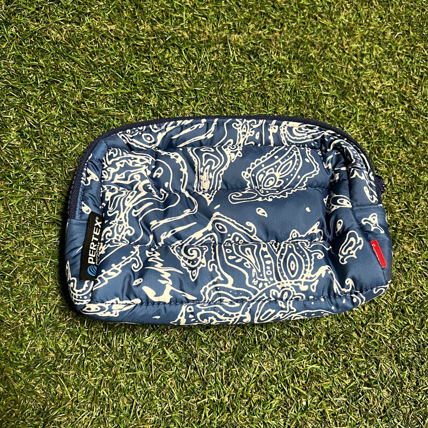 Supreme Blue Paisley Puffer Pouch 2022 NEW x13912
