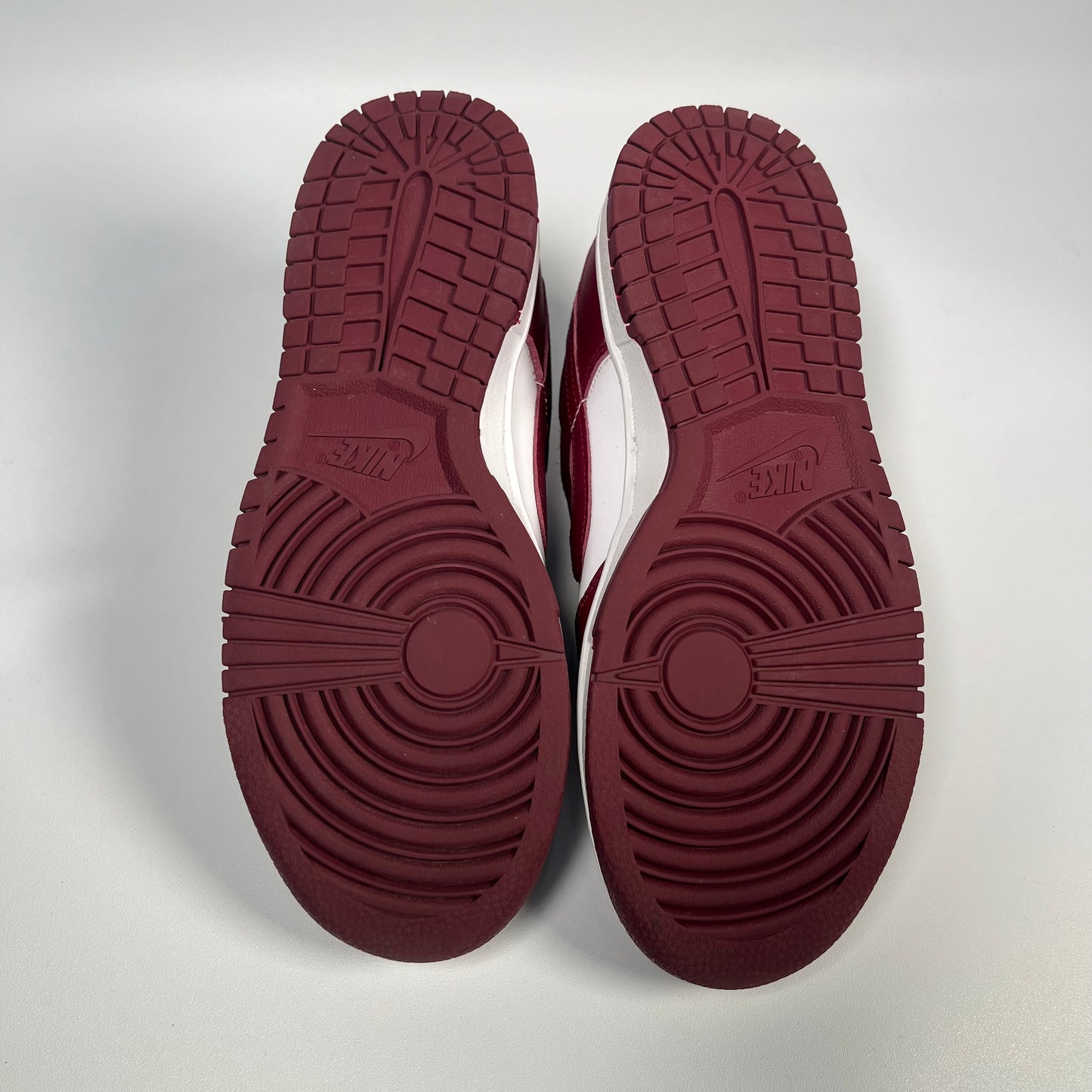 Nike Dunk Low Bordeaux Size 5.5M/7W USED s17472