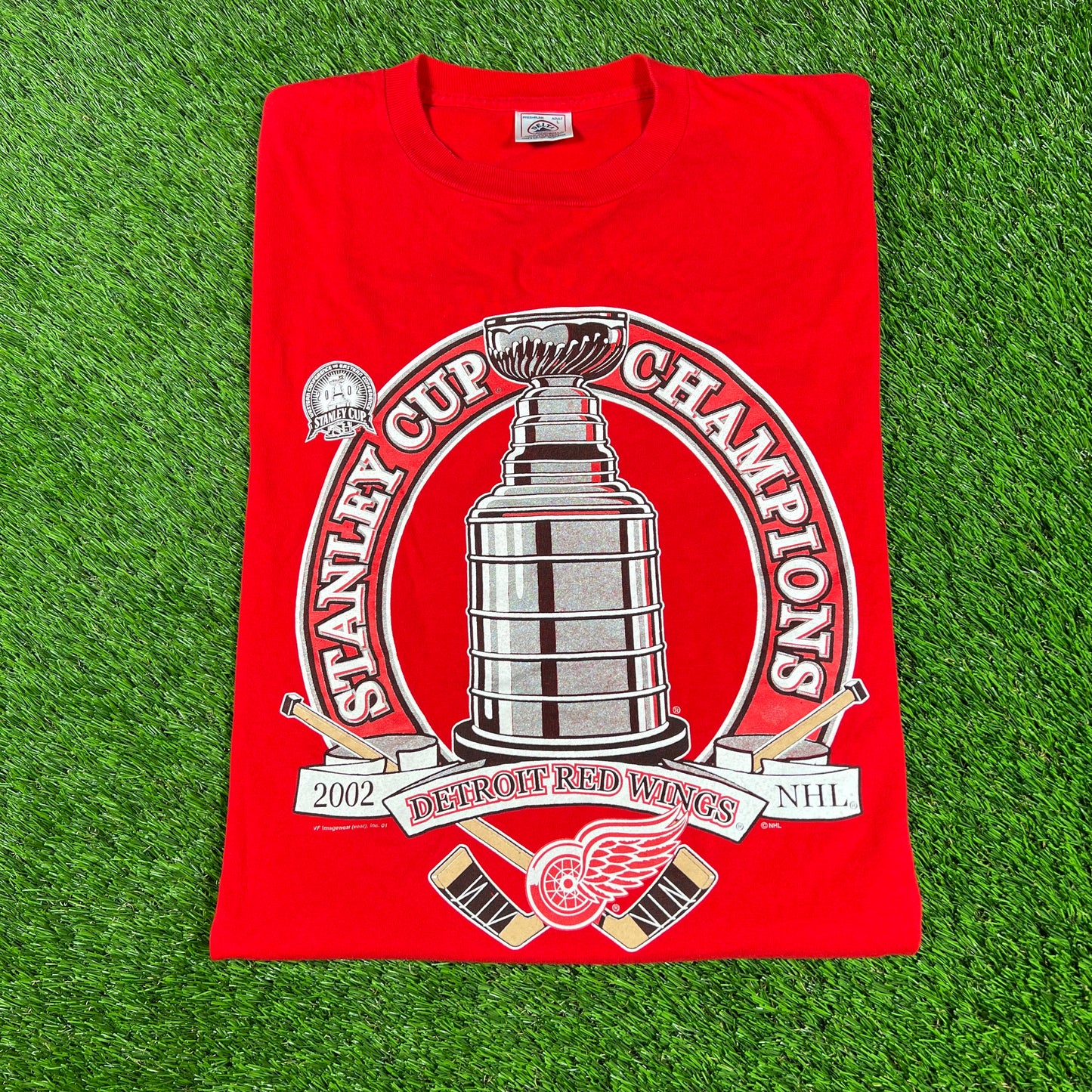 2001 Red Wings Stanley Cup Champs Red Tee Size Large USED v16673