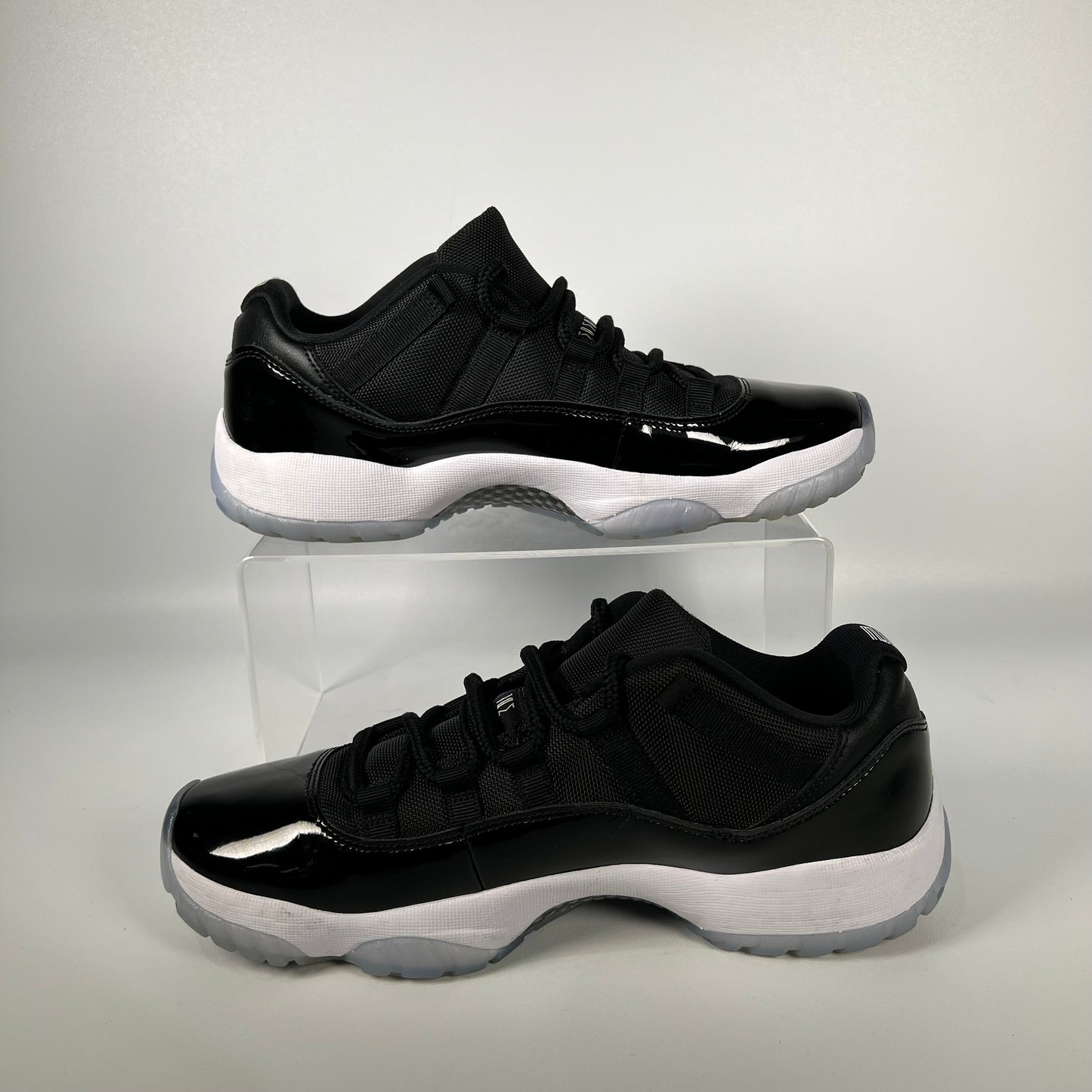 Jordan 11 Low Space Jam Size 9.5 USED
