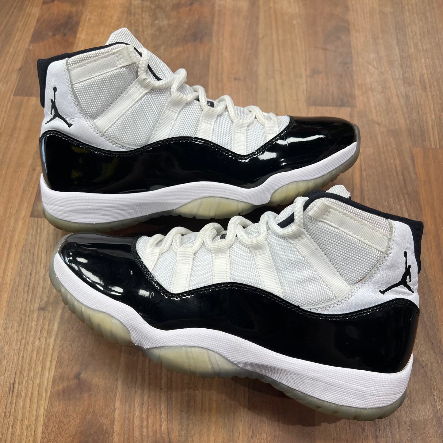 Jordan 11 Concord 2018 Size 8 USED s17055