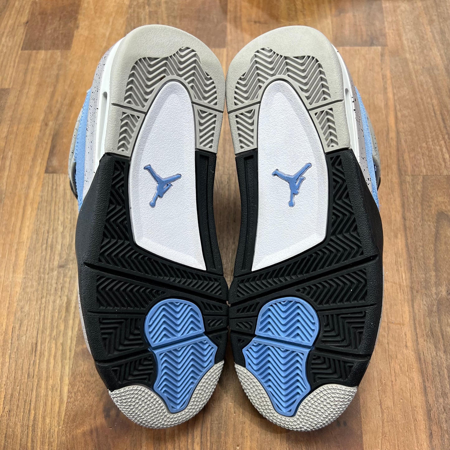 Jordan 4 University Blue Size 6y USED s17174