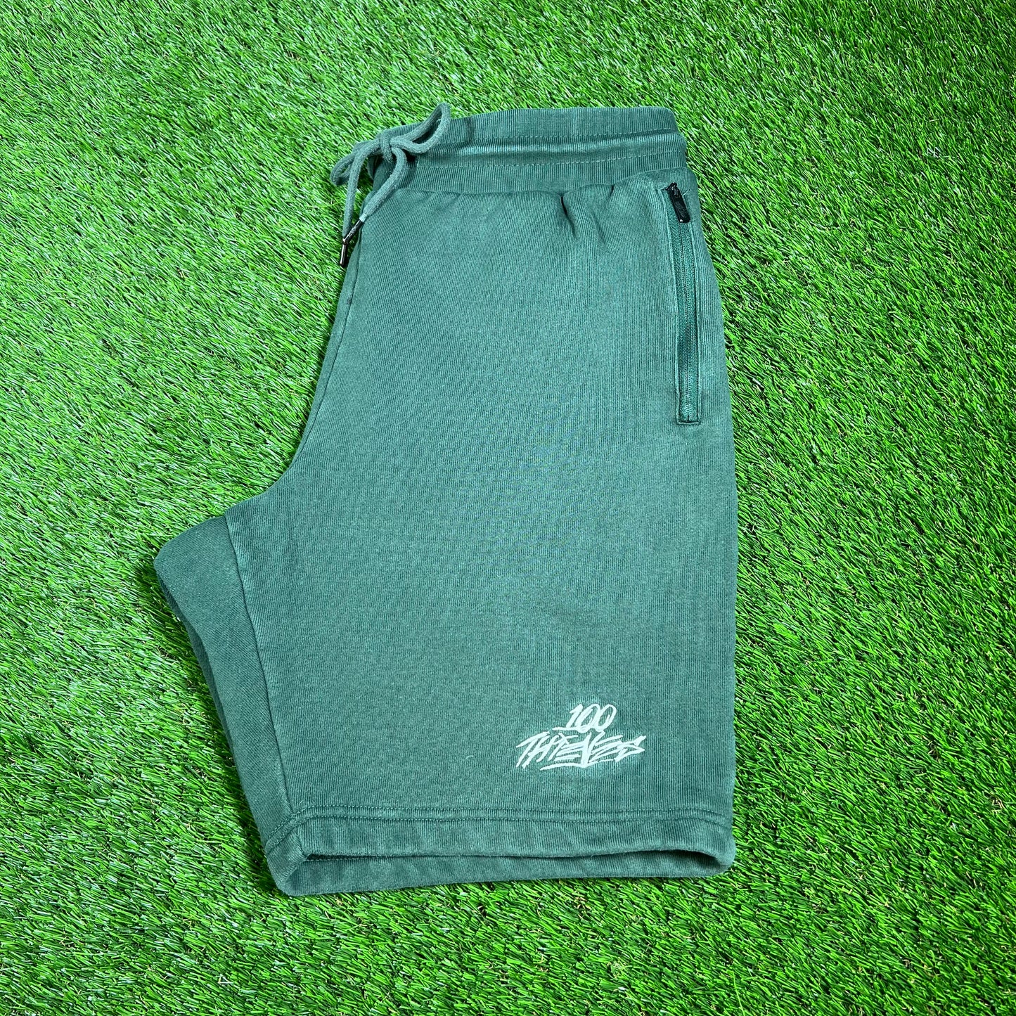 100 Theives Green Sweat Shorts Size Large v16572