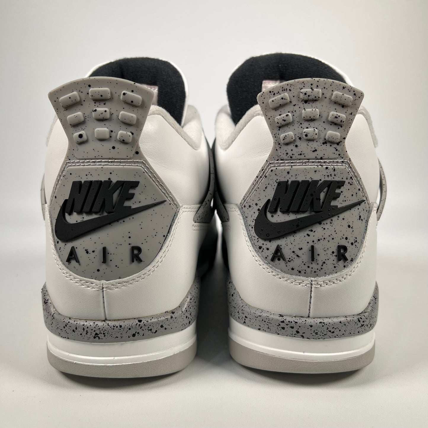 Jordan 4 White Cement (2025) Size 10 USED s18192