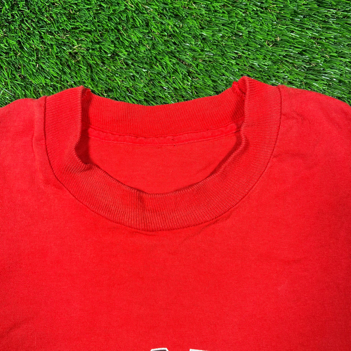 1991 Chicago Bulls Wolrd Champs Red Tee Size Large USED v18634