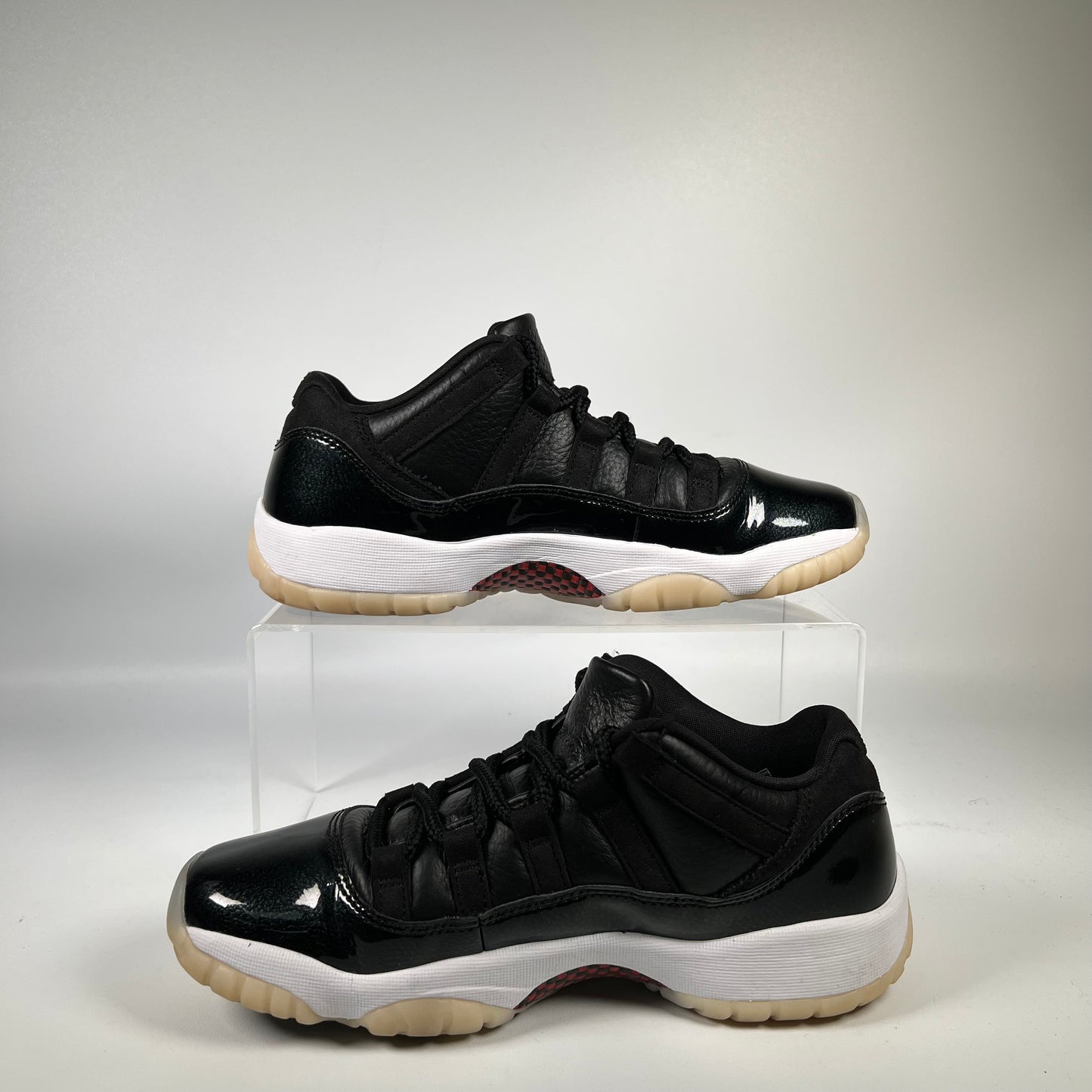 Jordan 11 Low 72-10 (2022) Size 7y USED s18792
