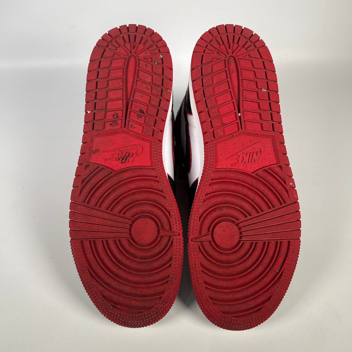 Jordan 1 Bloodline (2019) Size 5.5y USED s17806