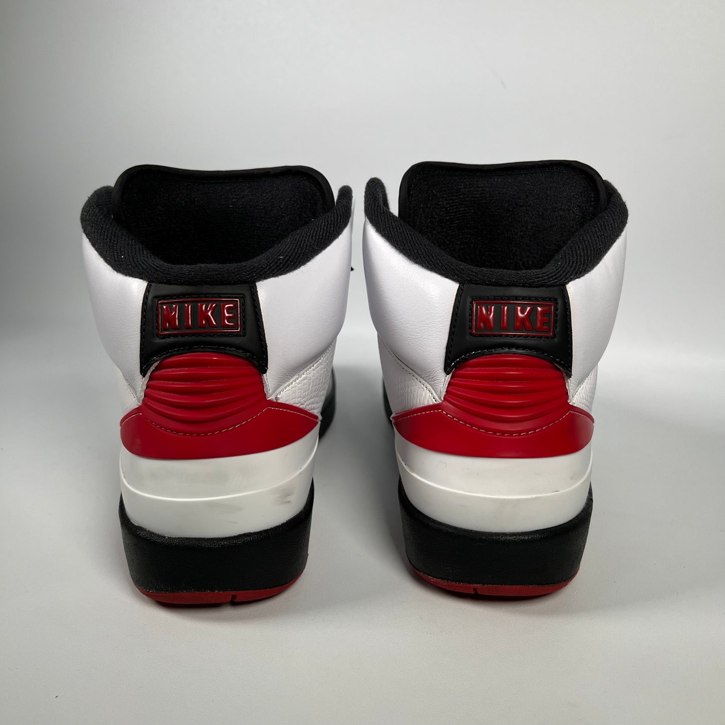 Jordan 2 Chicago (2022) Size 9.5 USED s17978