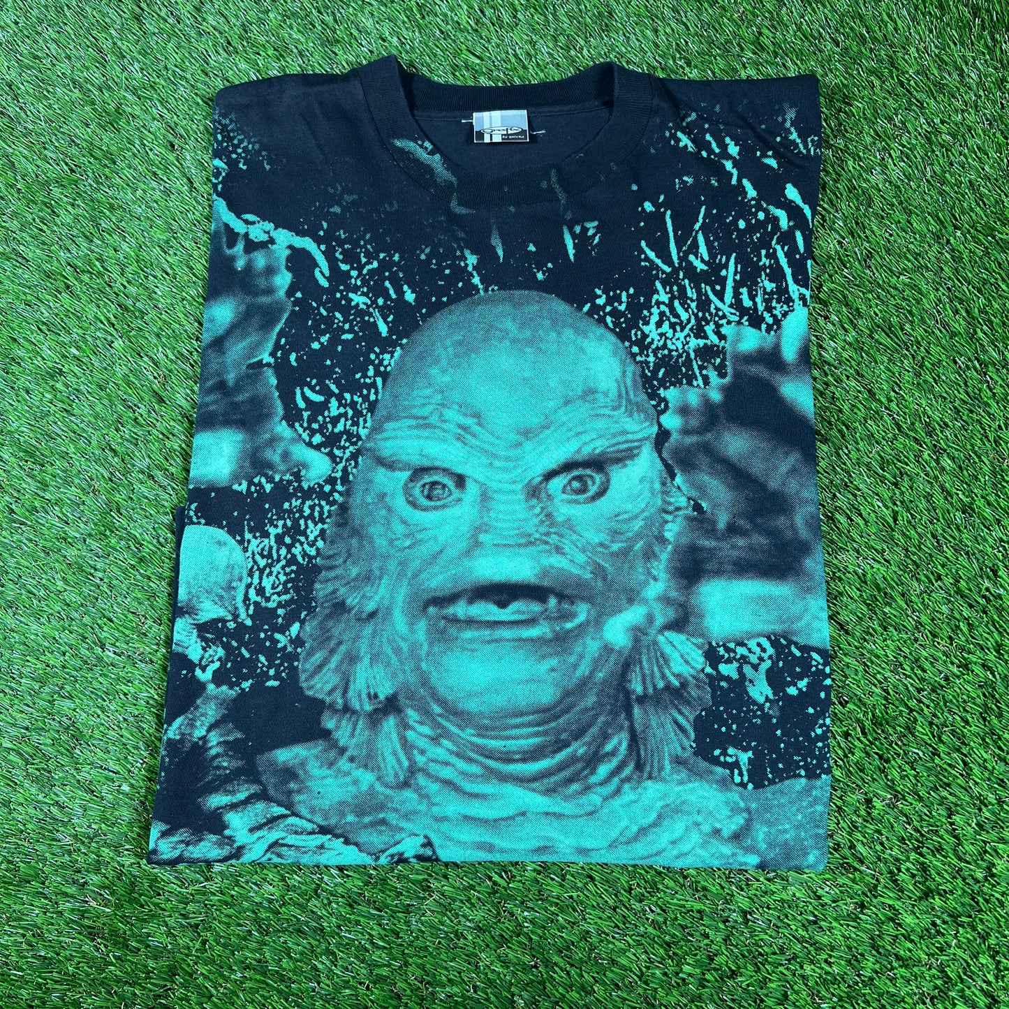 1990s AOP Creature from the Black Lagoon Tee Size XL USED v16638