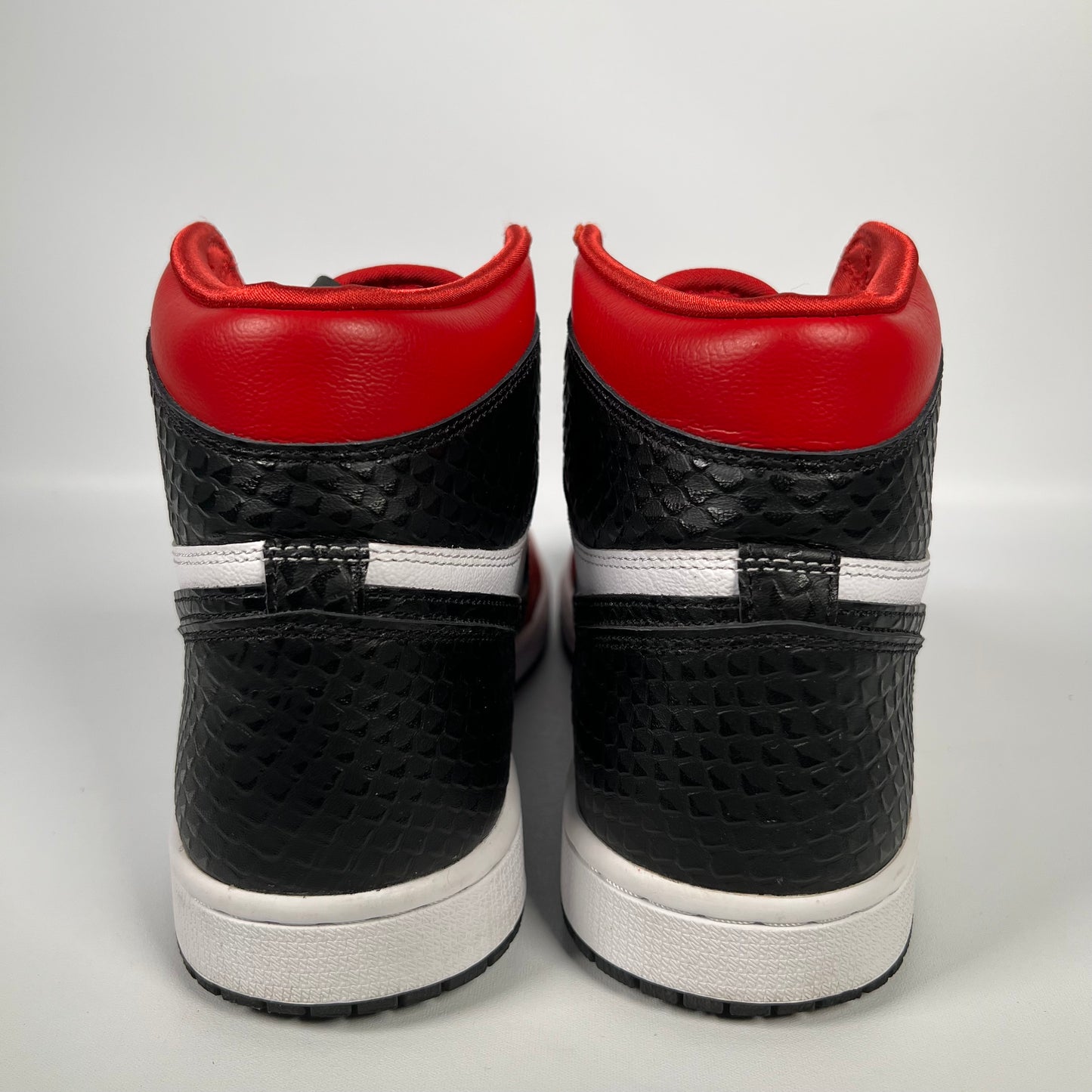 Jordan 1 High Satin Snake Chicag Size 7.5m / 9w USED s17727