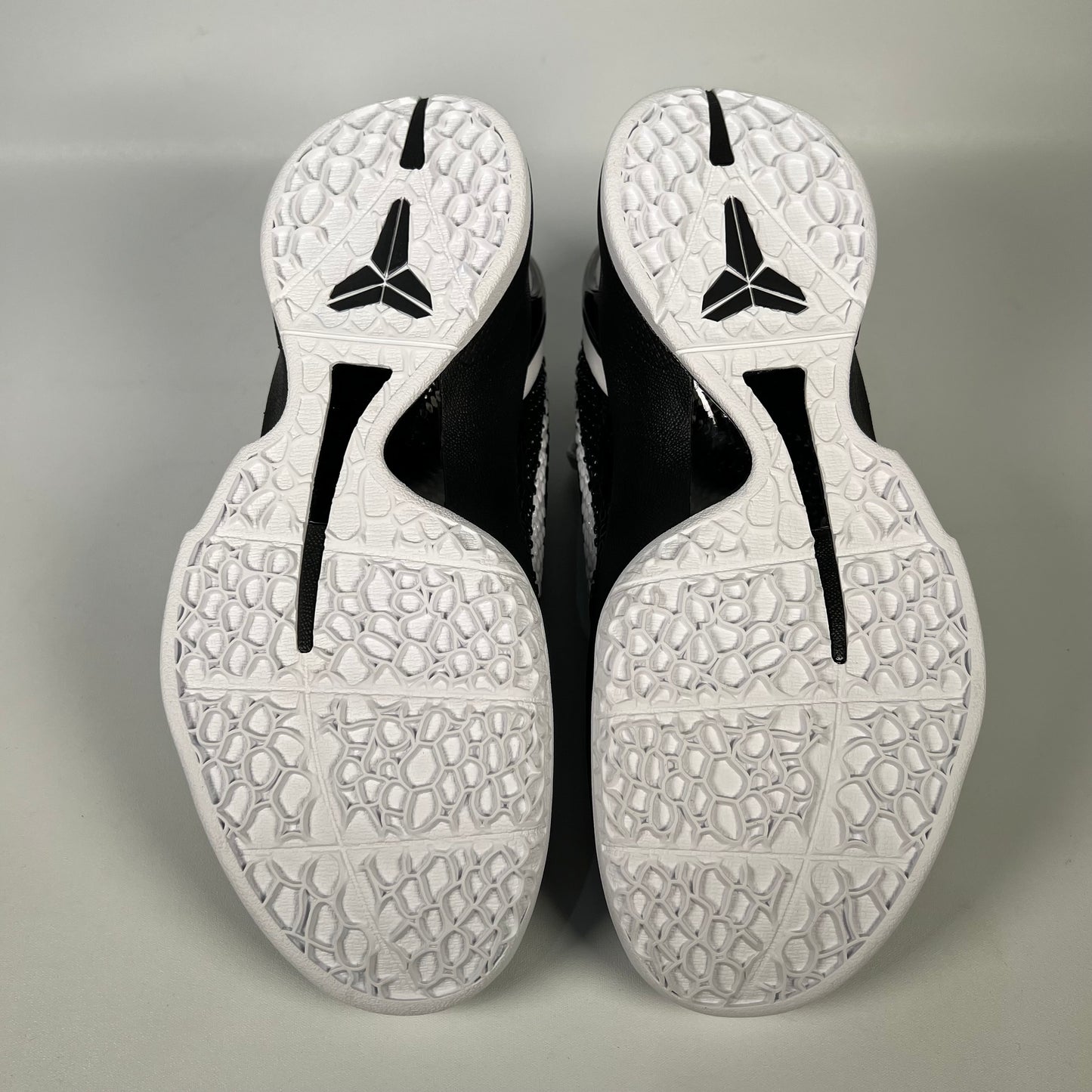 Nike Kobe 6 Mambacita Sweet 16 (2022) Size 8 NEW s18438
