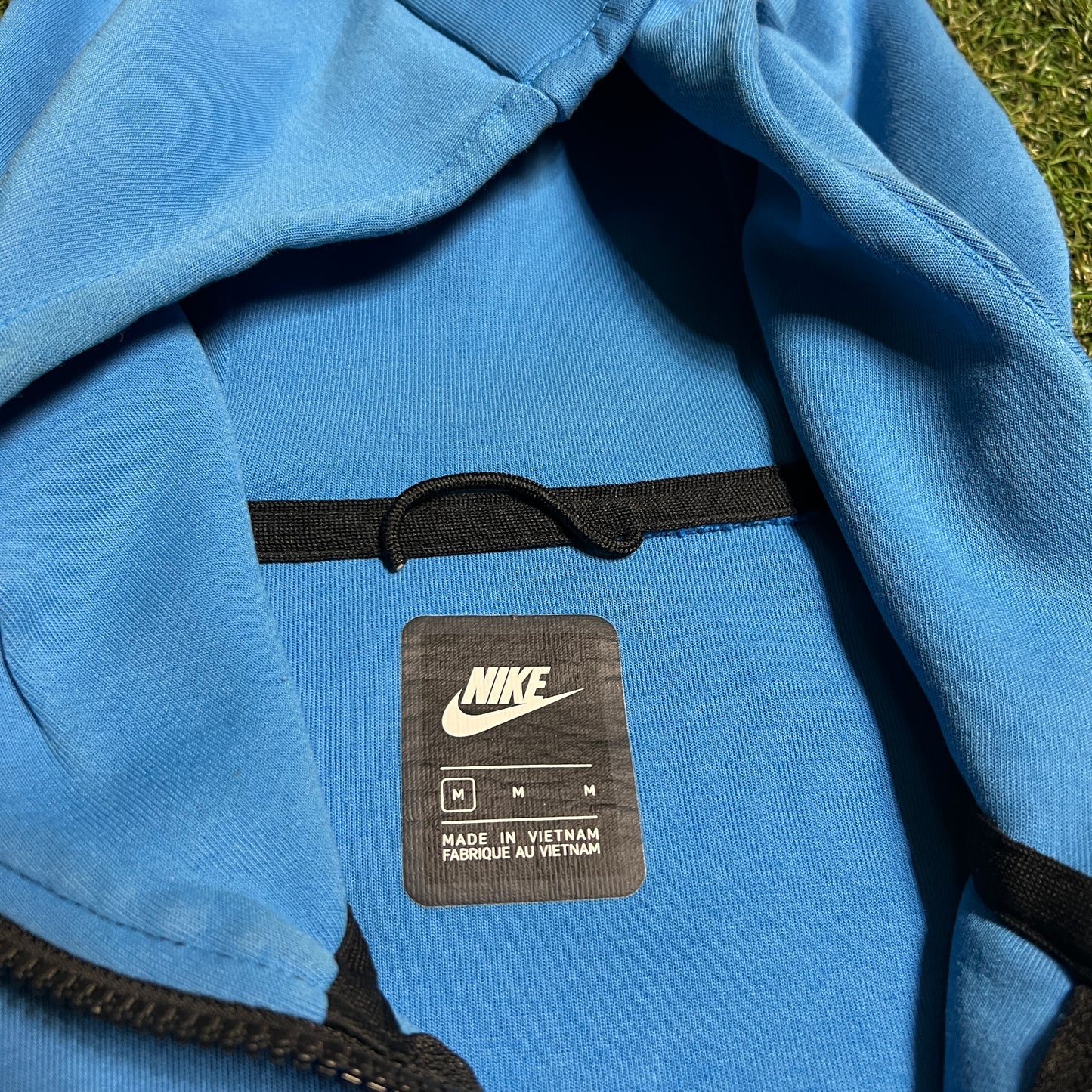 Nike Tech Blue Zip Up Hoodie Size Medium USED v16477