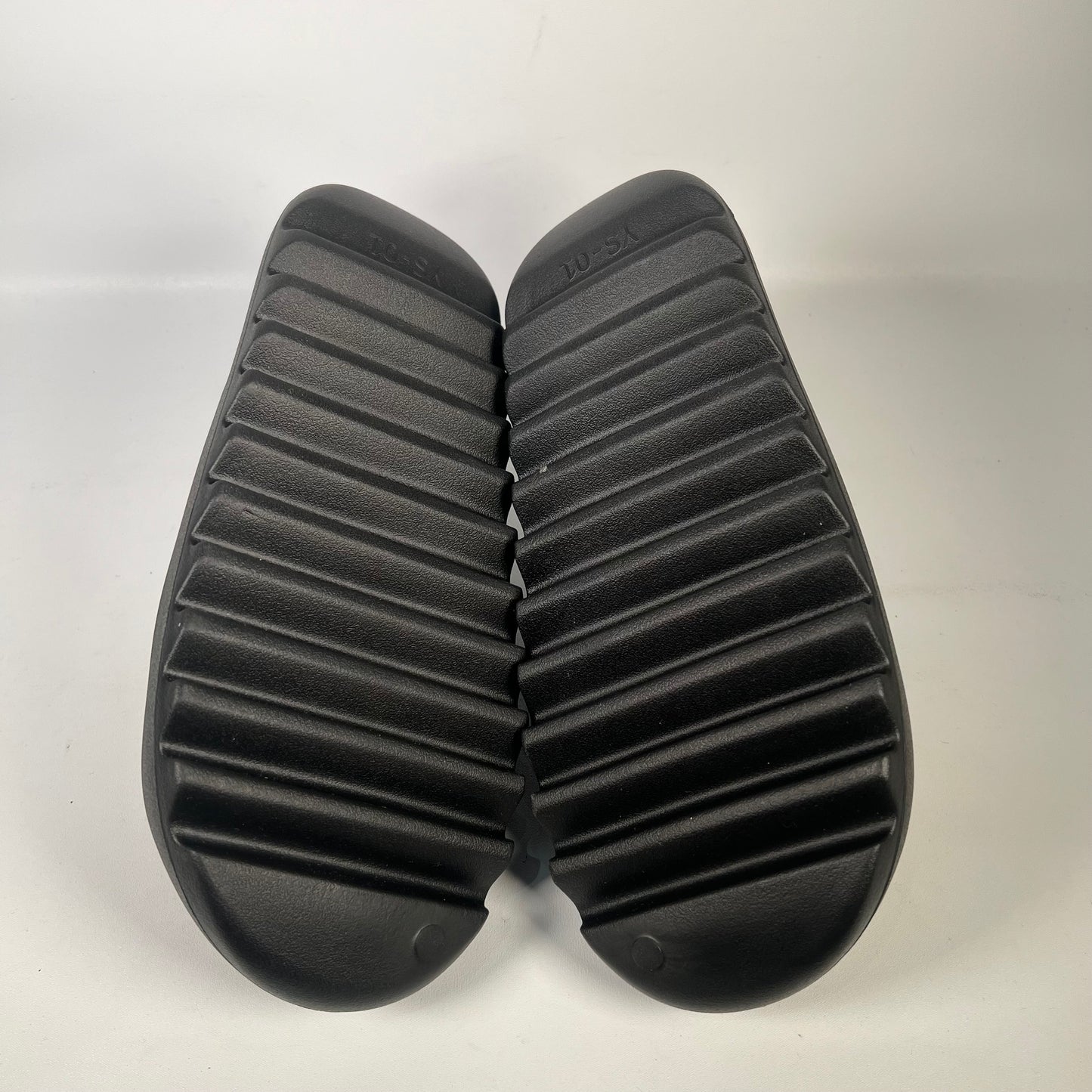 Yeezy YS-01 Black Slides Size 12 NEW s22090