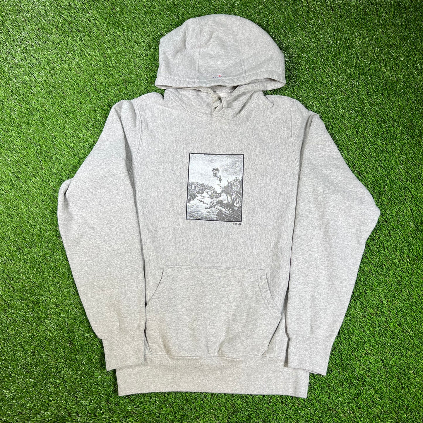 Noah David and Goliath Grey Hoodie Size Small USED x14378