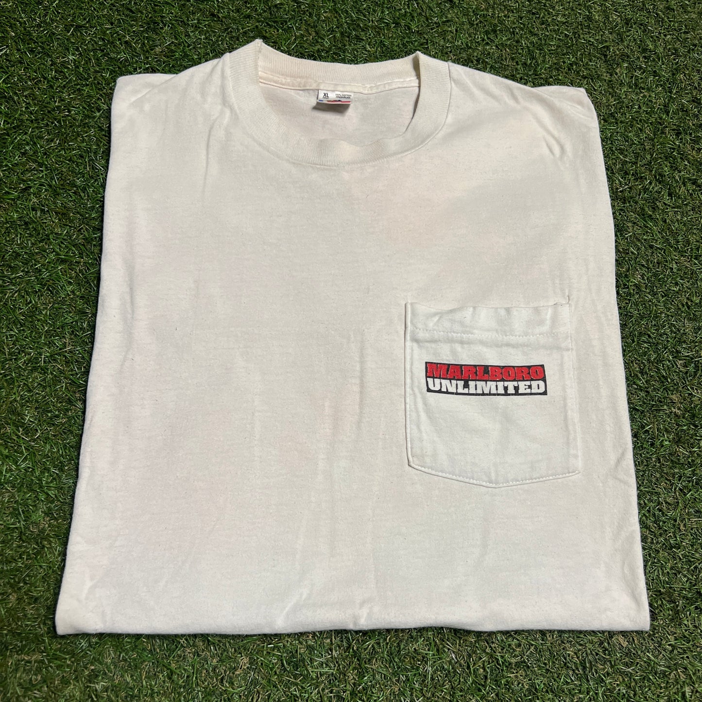 1995 Marlboro Unlimited Racing White Pocket Tee Size XL USED v16314