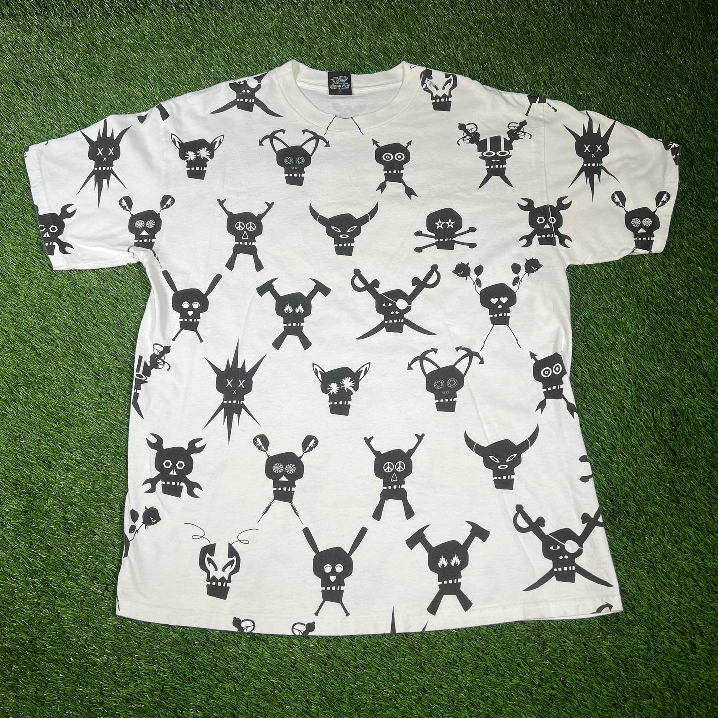 Y2K Stussy Futura Skulls AOP White Tee Size Large USED x14401