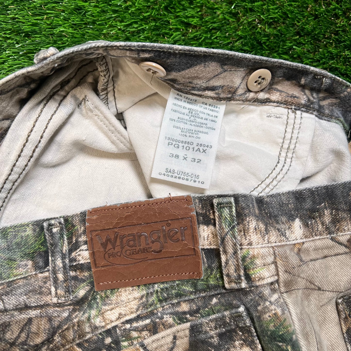 Y2K Wrangler RealTree Camo Double Knee Pants Size 38x32 USED v18880
