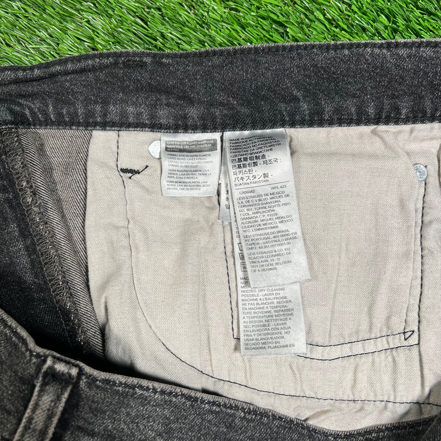Levi's 505 Washed Black Jeans Size 36 USED v18026