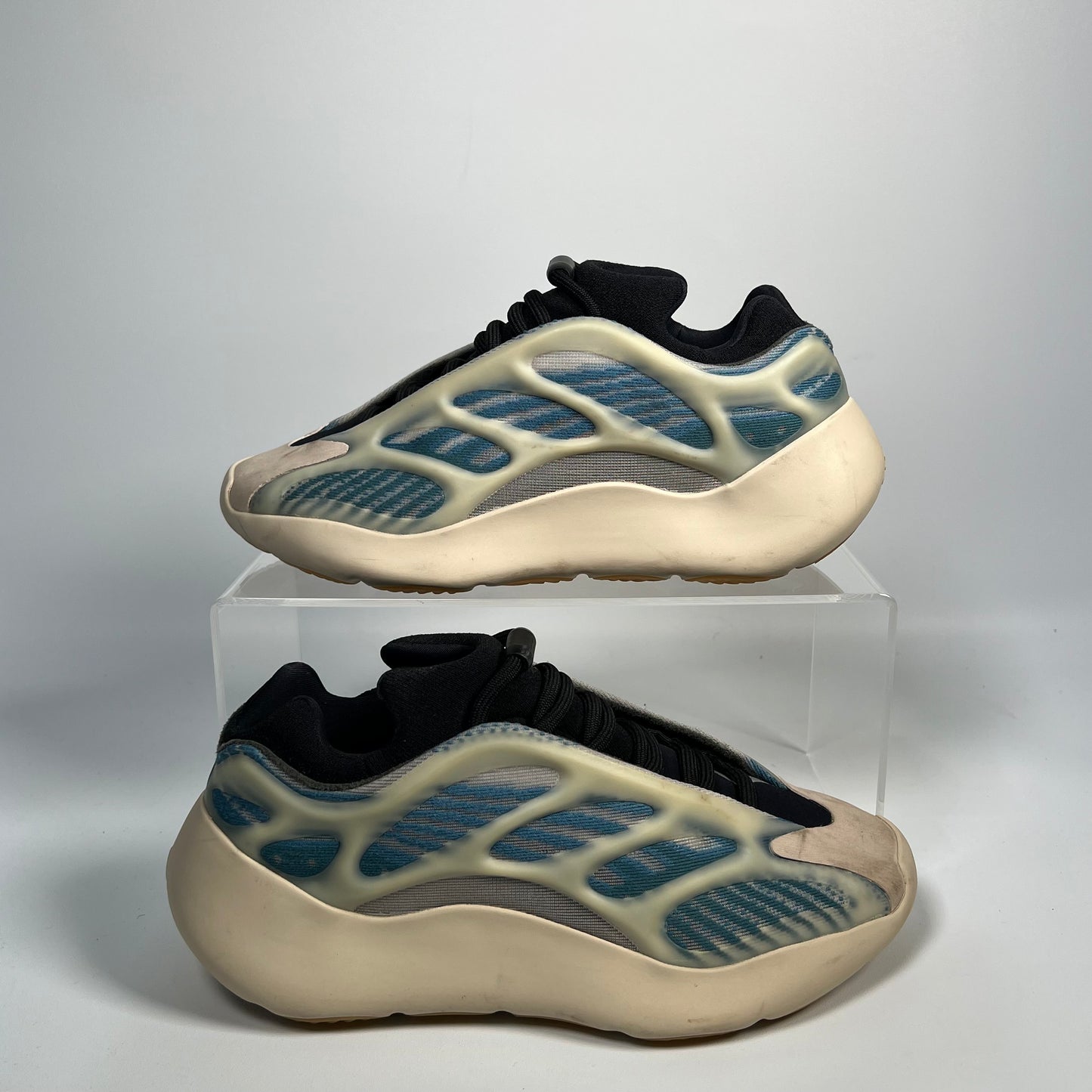 Yeezy 700 V3 Kyanite (2021) Size 5.5 USED S17627