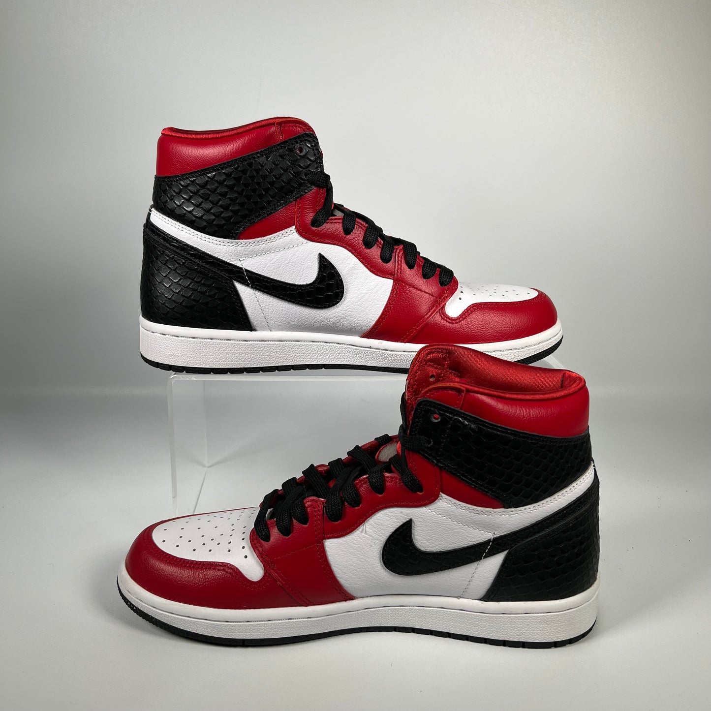 Jordan 1 High Satin Snake Chicag Size 7.5m / 9w USED s17727