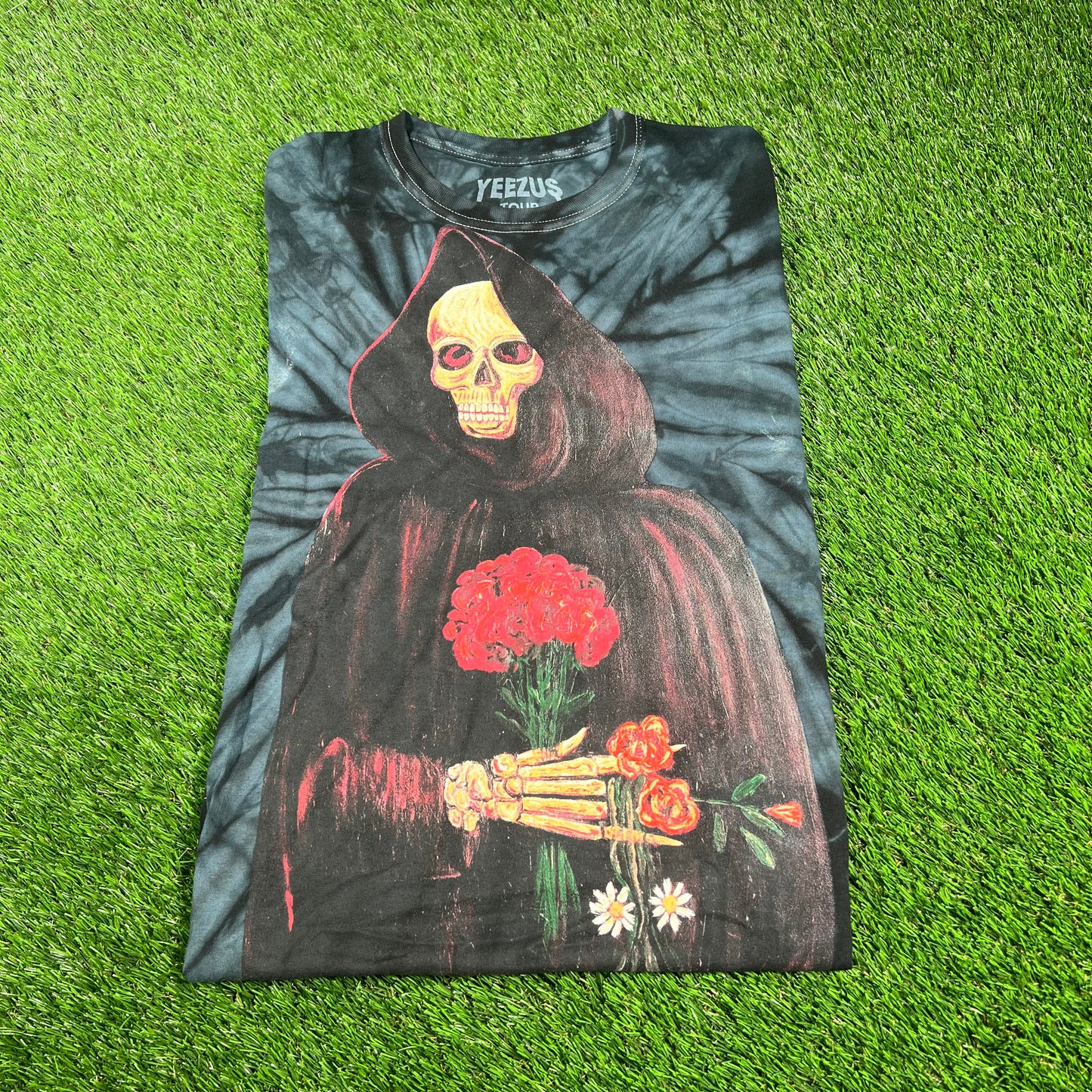 Yeezus Reaper Tour Tee Size Medium USED x14449