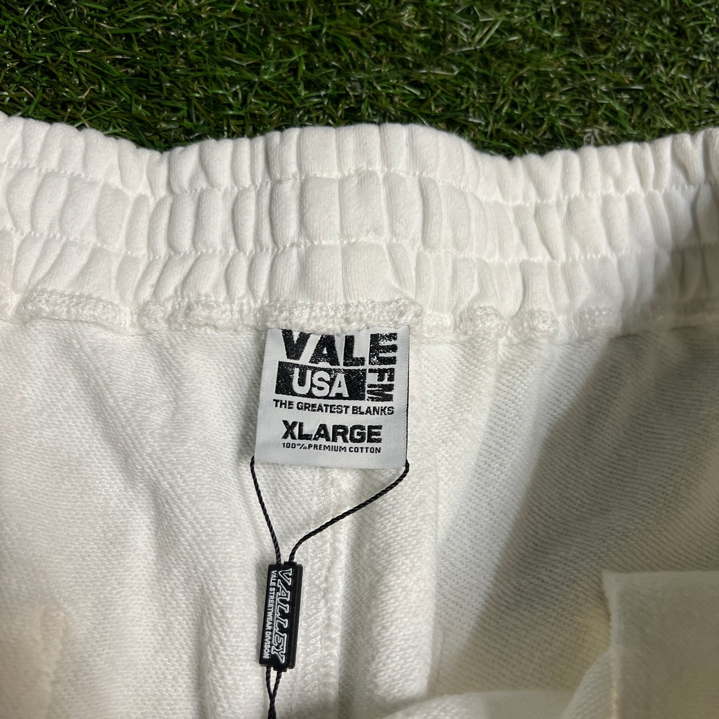Vale Valley Dreams Sports Dept White Sweatpants Size XL USED x14140