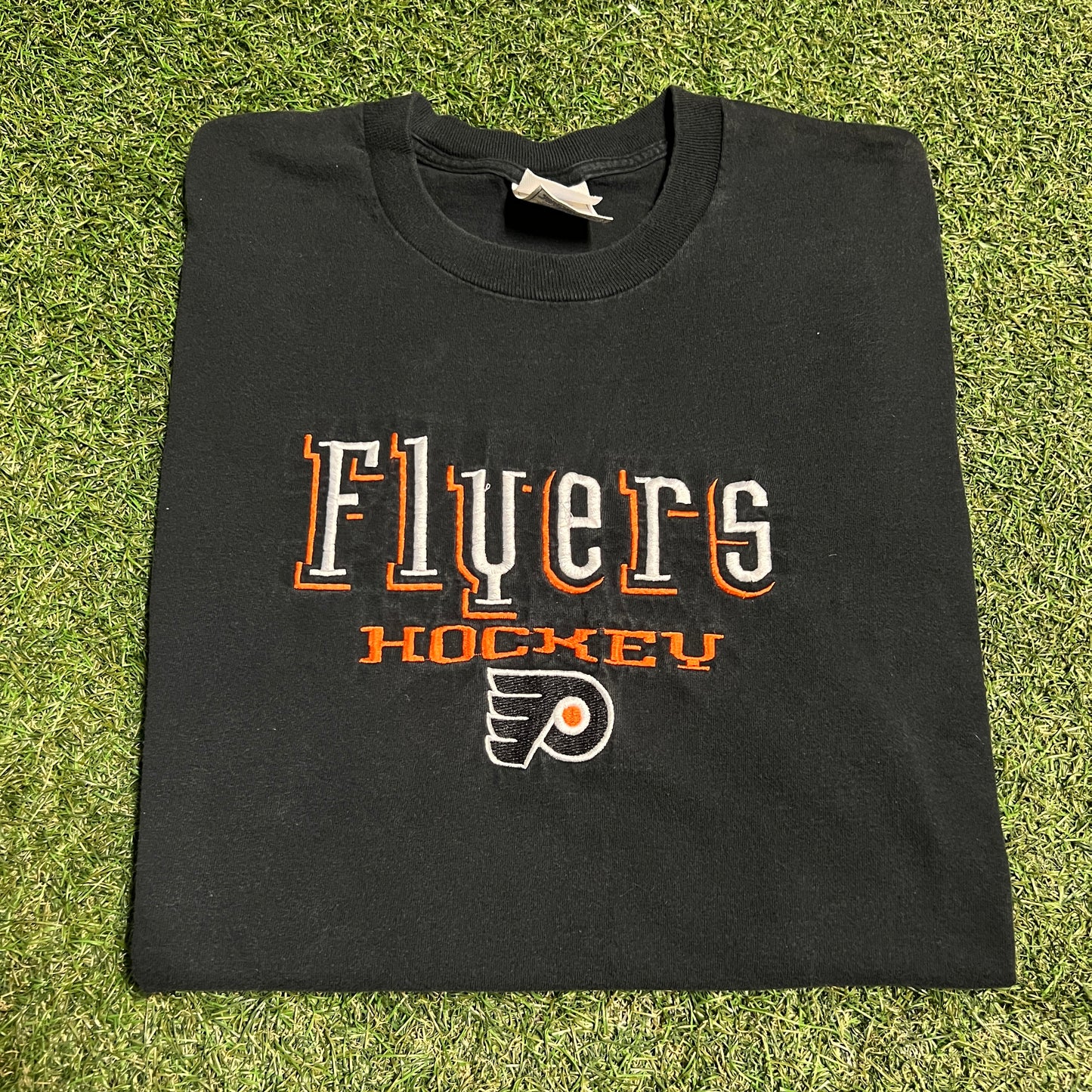 1990s Flyers Hockey Embroidered Logo Black Tee Size XL USED v16211