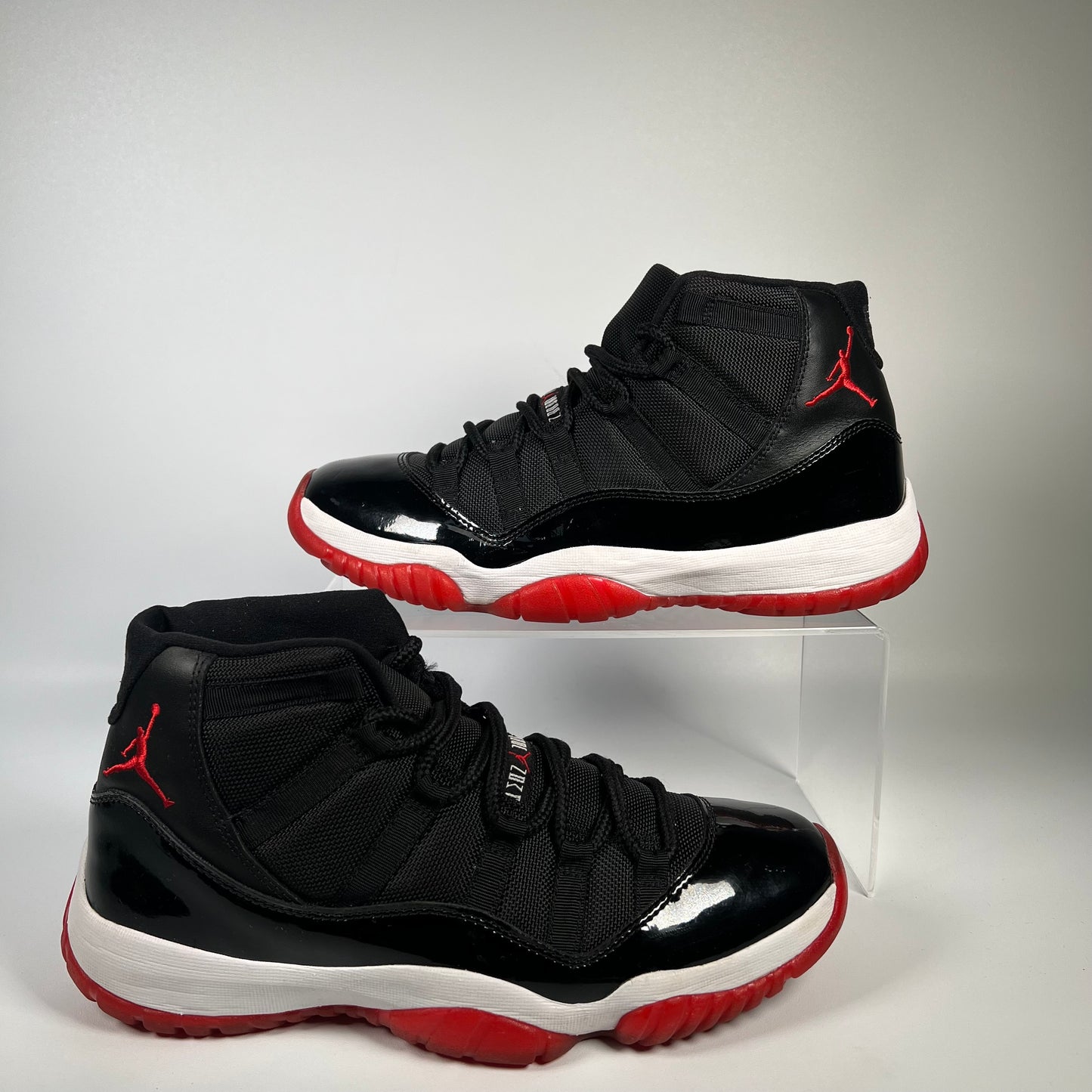 Jordan 11 Playoffs CDP (2008) Size 9.5 USED s17706