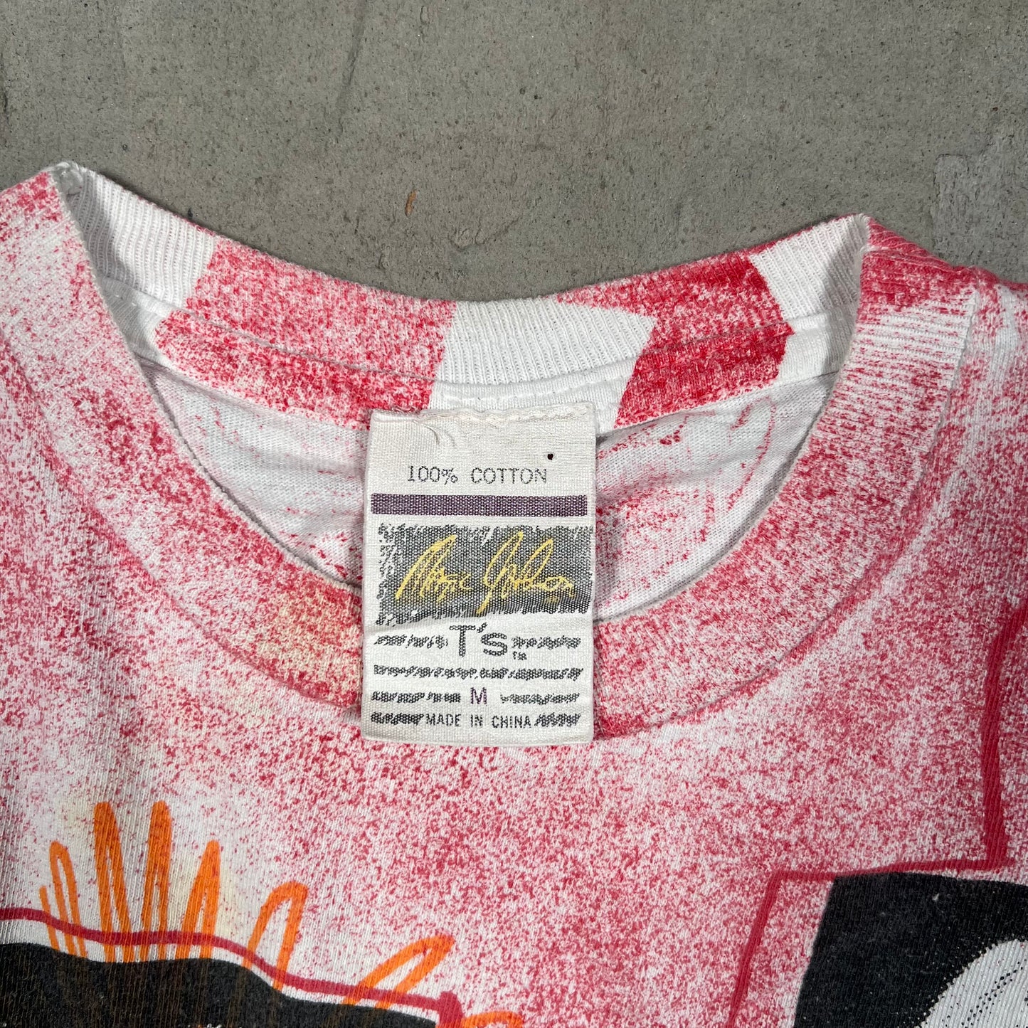Michael Jordan Magic Johnson Tag Full Print 3 Point Shooting Tee Size Small USED v5101