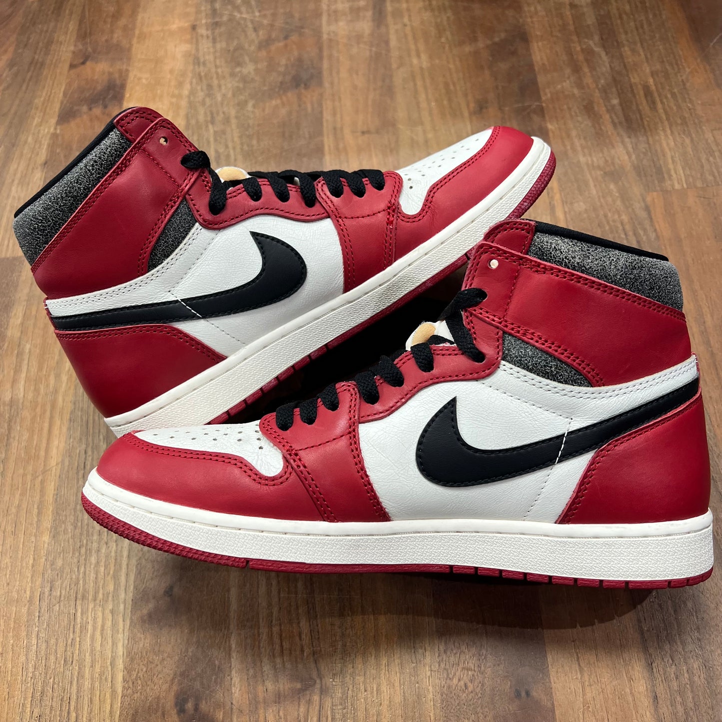 Jordan 1 Lost and Found Size 9.5 USED s16620