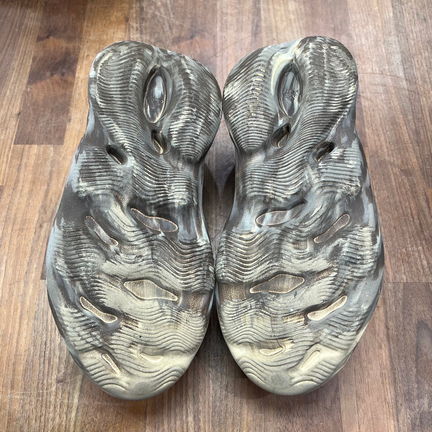 Adidas Yeezy Foan Runner MX Cream Clay Size 11 USED s17029