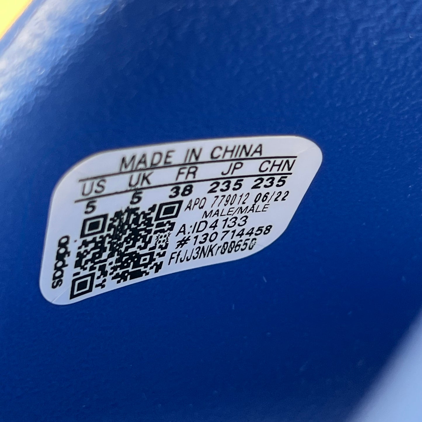 Adidas Yeezy Slide Azure (2022) Size 5 NEW s13189