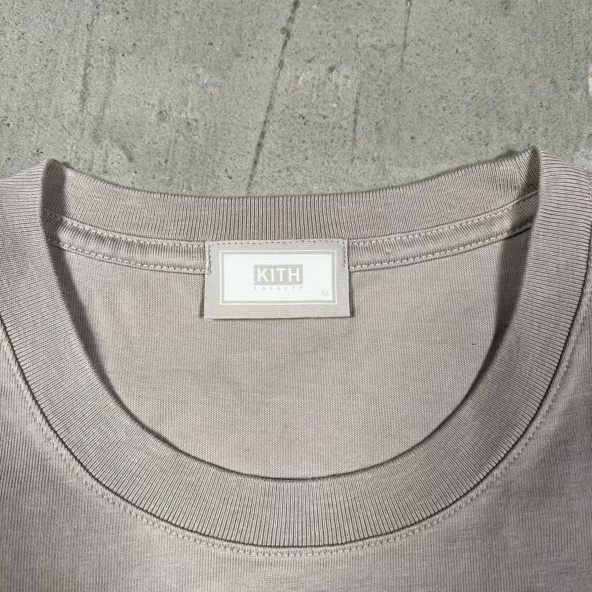 Kith Loyalty Tee Stone Size XL NEW x18908