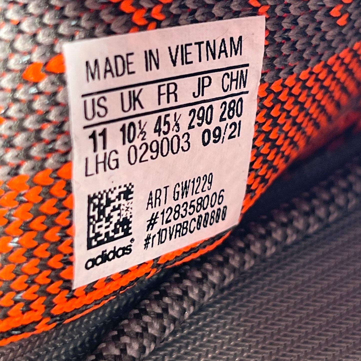Yeezy 350 Beluga Reflective (2021) Size 11 USED s17293