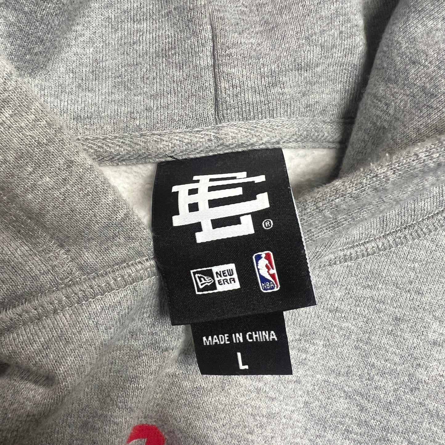 Eric Emanuel Chicago Bulls Pull Over Grey Hoodie Size Large USED x14045