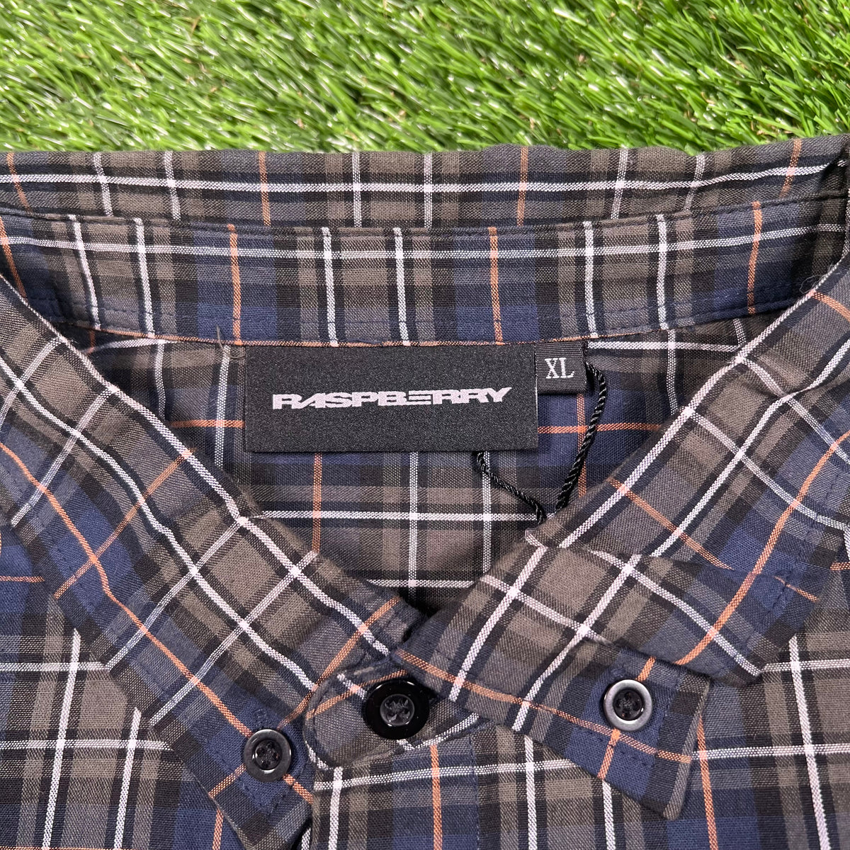 GV Gallery Raspberry Hills Plaid Button Down Size XL NEW x15051