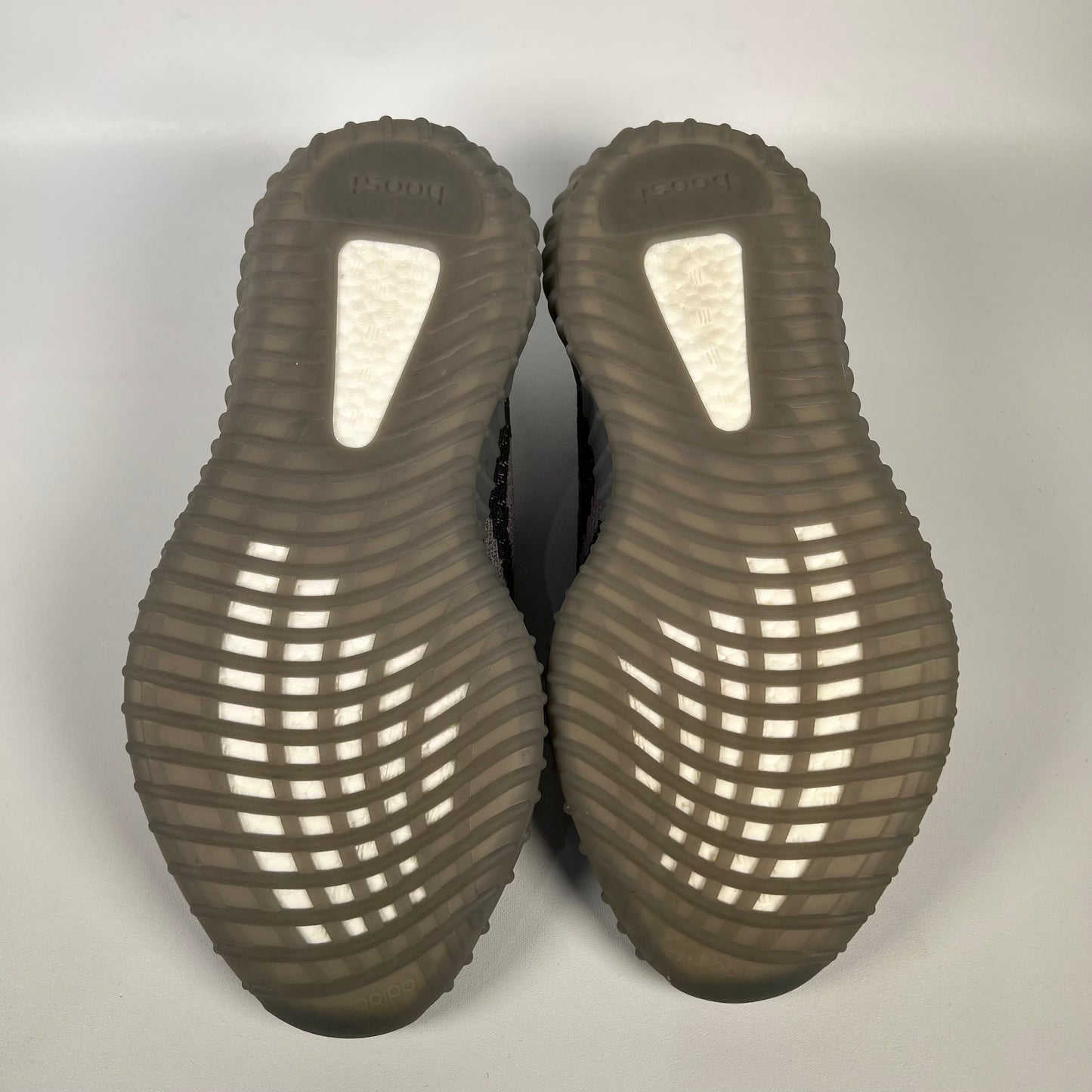 Yeezy 350 Beluga 2.0 (2017) Size 9 USED s17803