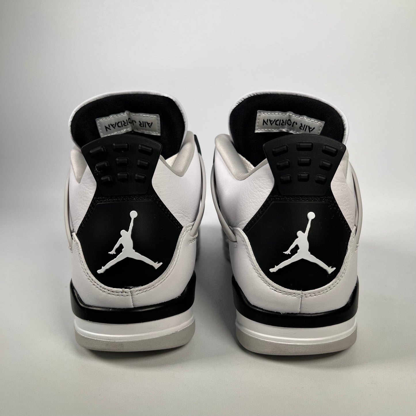 Jordan 4 Military Black (2022) Size 8 USED s18593