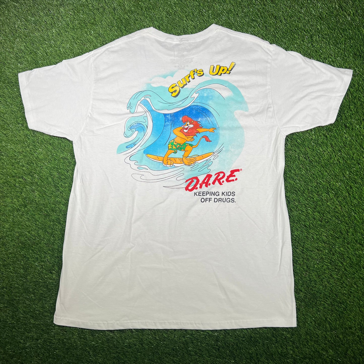Dare Surfs Up Lion White Tee Size XL USED v17097
