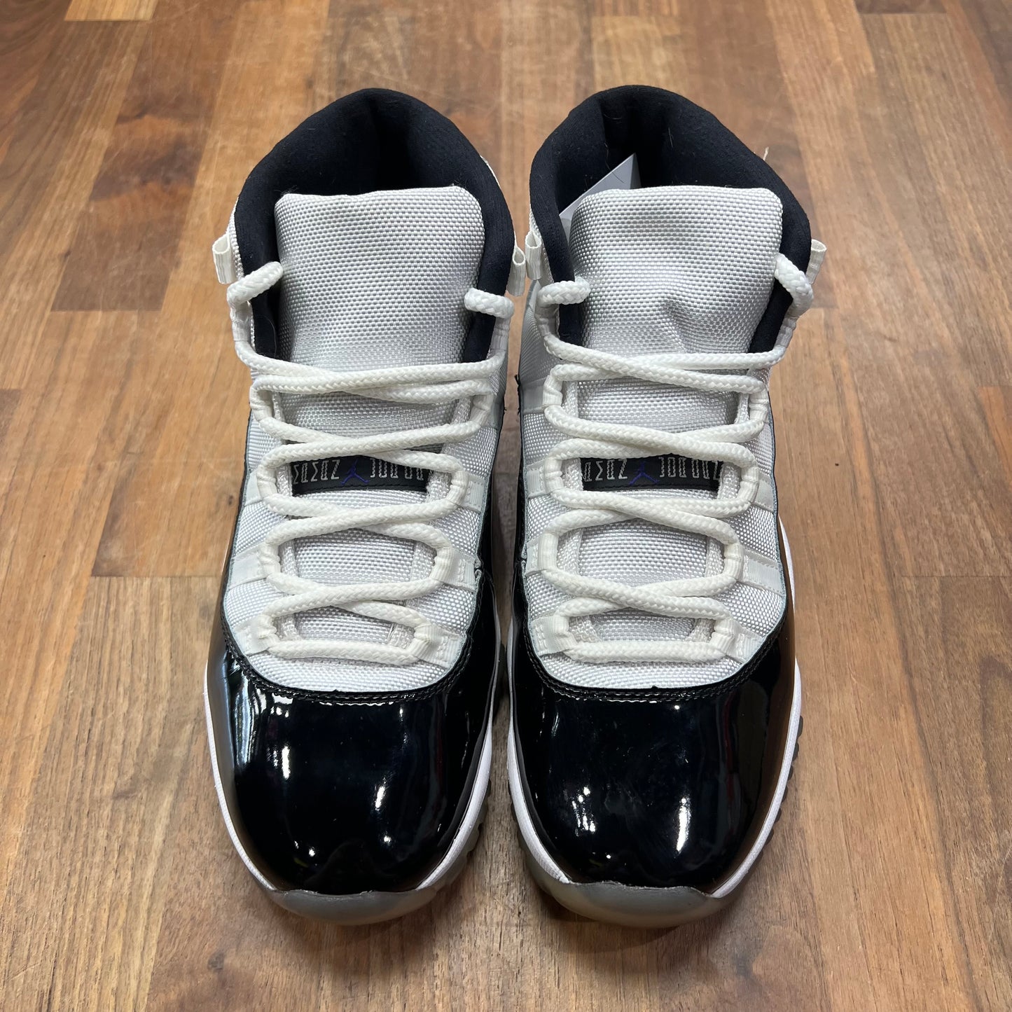 Jordan 11 Concord 2018 Size 8 USED s17055