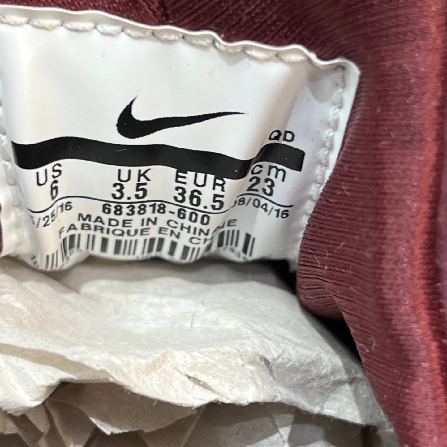 Nike Air Hurache Run Night Maroon (2016) Size 4.5M/6W USED S20928