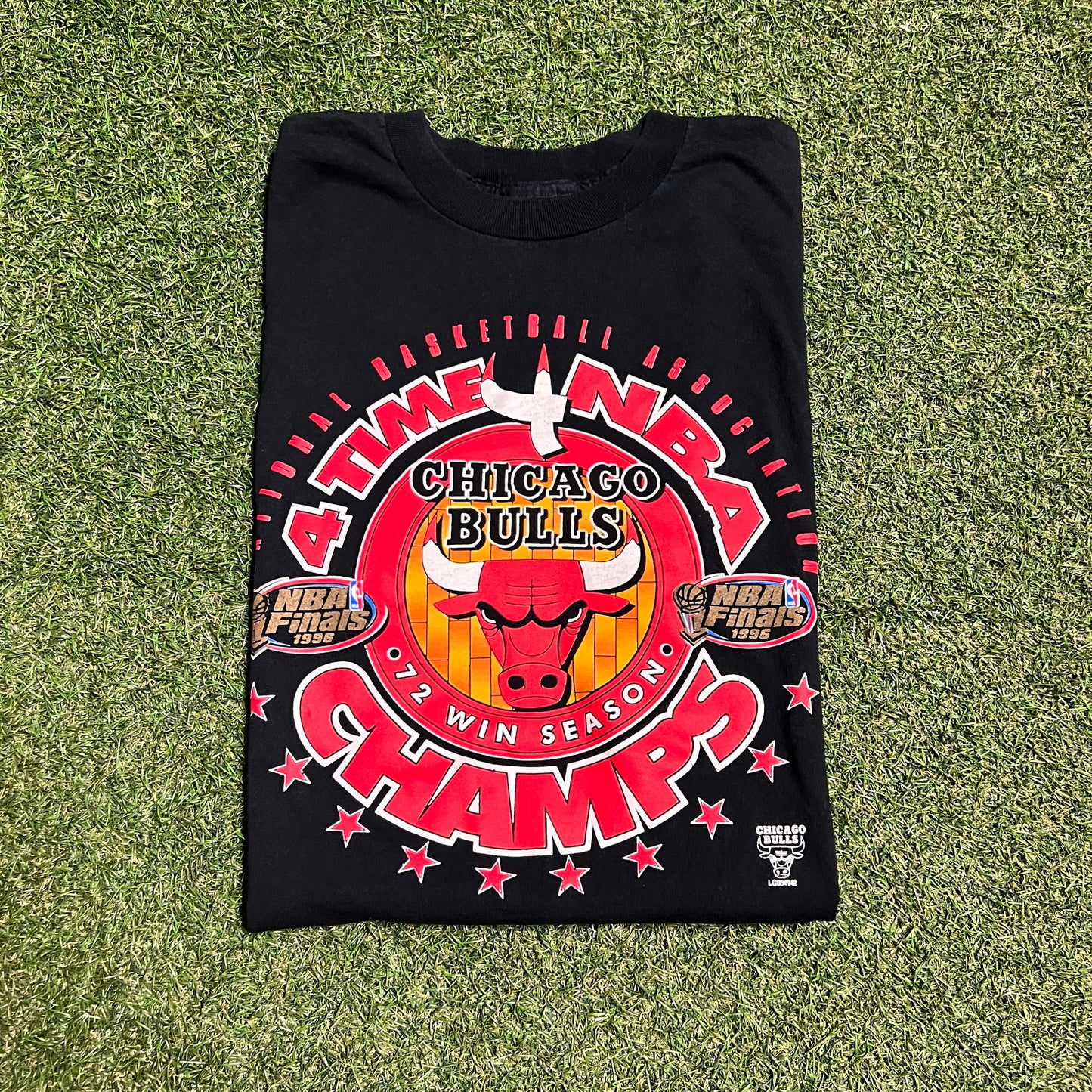 1996 Chicago Bulls 4 Time Champs Logo 7 Tag Black Tee Size XL USED v16280
